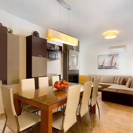 בית נופש Antigone Estate *