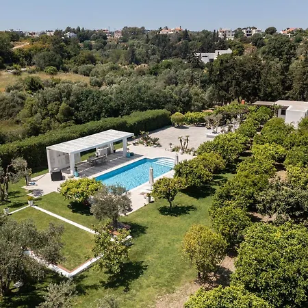 Case de vacanță Antigone Estate