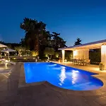 펜션 Antigone Estate *