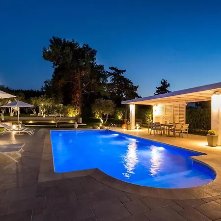 펜션 Antigone Estate *